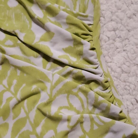 BOUTIQUE ESSENTIALS SLEEVELESS TOP - Picture 4 of 7